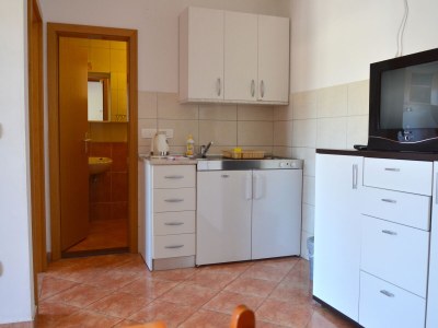 Apartment One bedroom apartment with balcony and sea view Gradac, Makarska A-13681-e - Outdoor photo 11