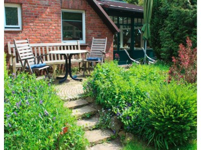 Holiday house Reetdachhaus in Burhave - Outdoor photo 9