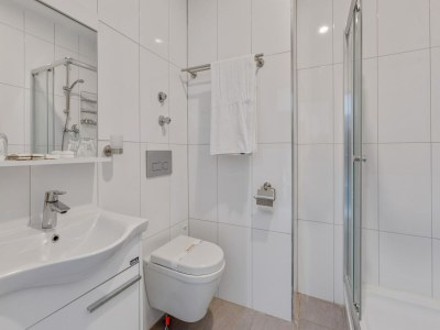 Apartment Apartment in Oberhausen near Scenic Lake - Features photo 19