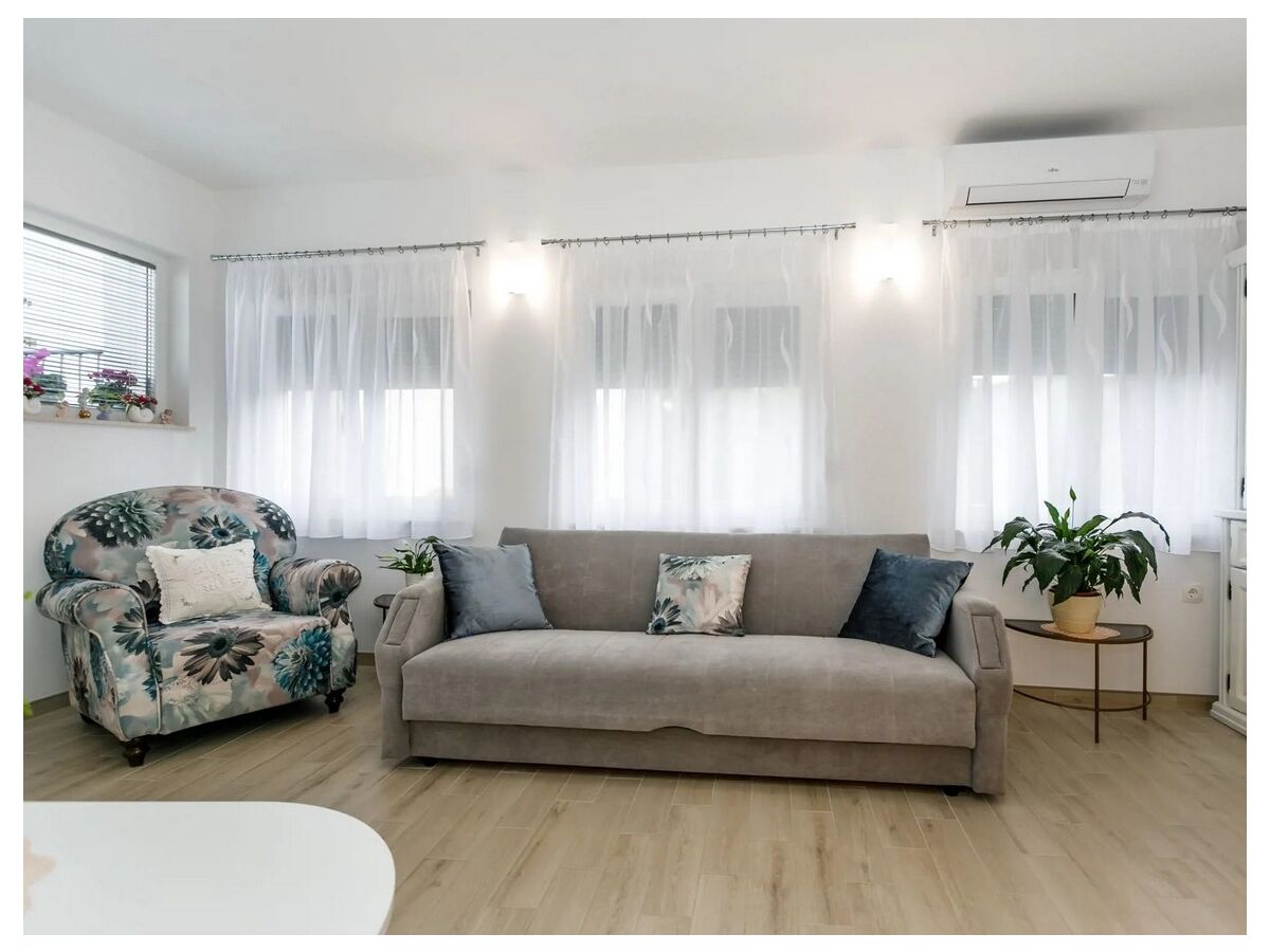 Apartment One bedroom apartment with terrace Malinska, Krk A-21689-b