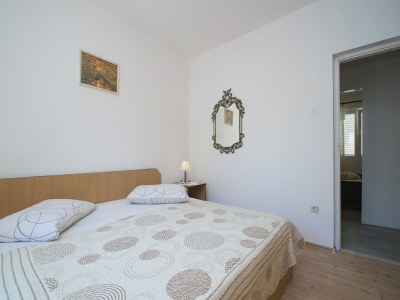 Apartment Seafront Apartment Dana - Two Bedroom Apartment with Terrace and Sea View - Features photo 7