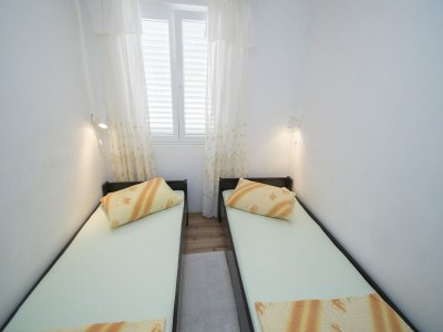 Apartment Seafront Apartment Dana - Two Bedroom Apartment with Terrace and Sea View - Features photo 9