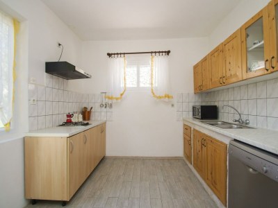 Apartment Seafront Apartment Dana - Two Bedroom Apartment with Terrace and Sea View - Features photo 15