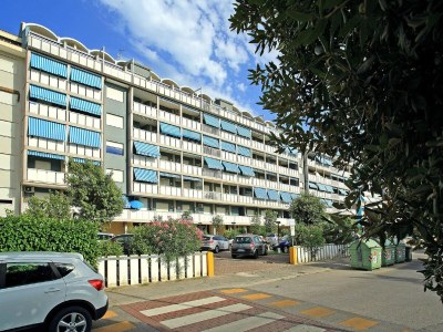 Apartment Apartment in Caorle with balcony - Outdoor photo 2