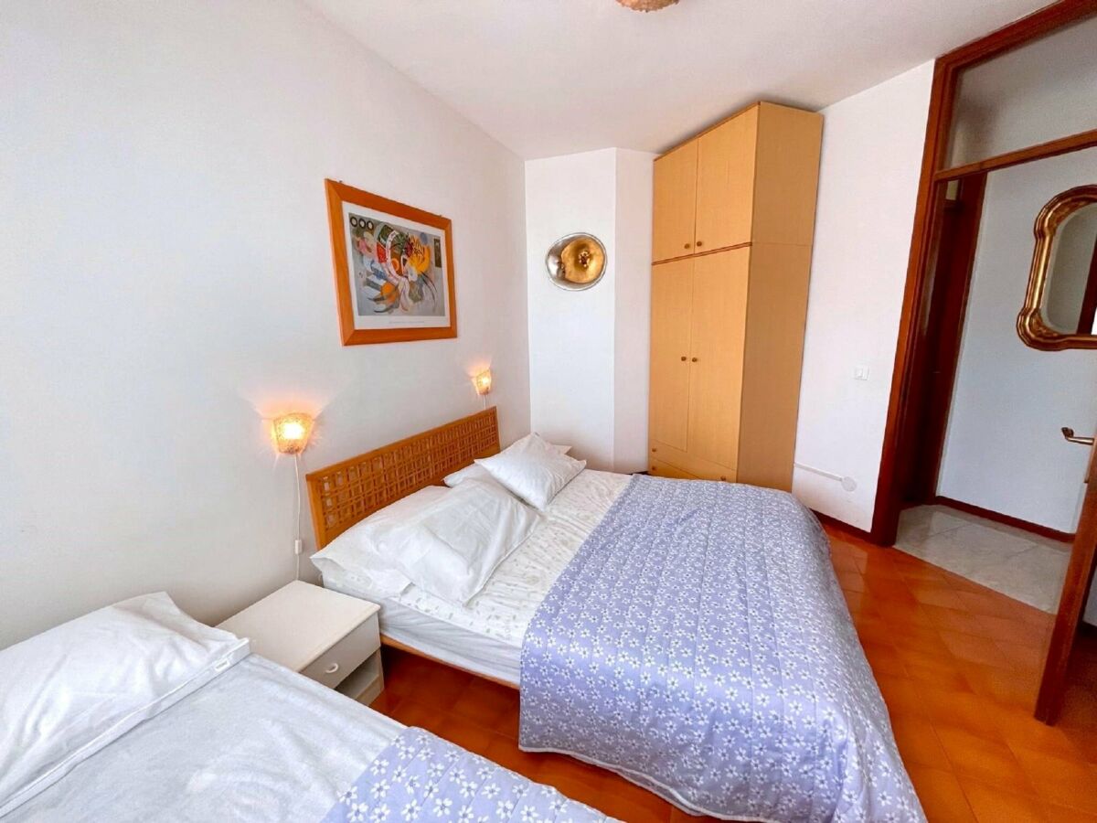 Apartment 5-Person Stay by the Beach - Features photo 5