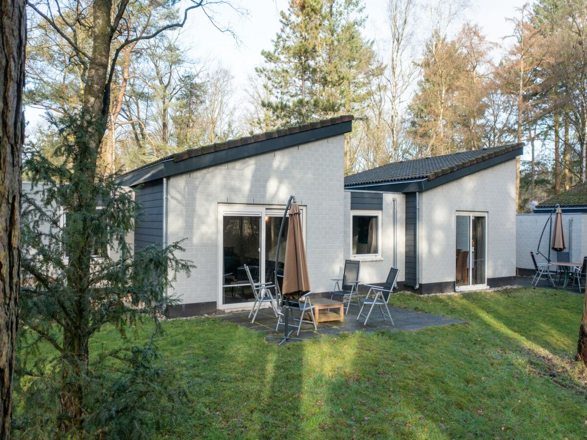 Holiday park Beautiful bungalow at the Kootwijkerzand.