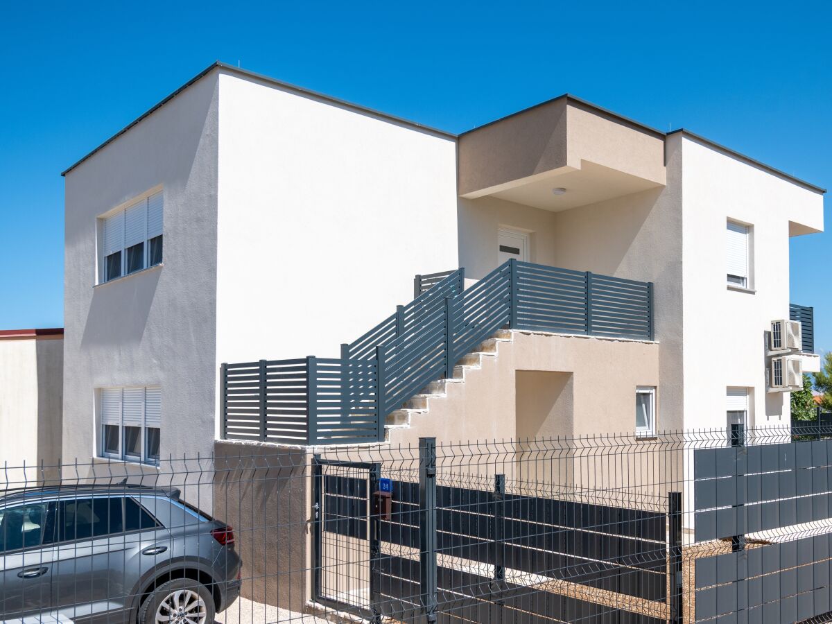 Apartment Two bedroom apartment with terrace and sea view Vir - Lozice, Vir A-24328-b - Outdoor photo 3