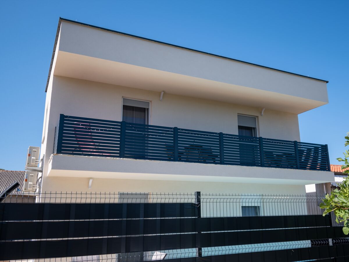 Apartment Two bedroom apartment with terrace and sea view Vir - Lozice, Vir A-24328-b - Outdoor photo 4