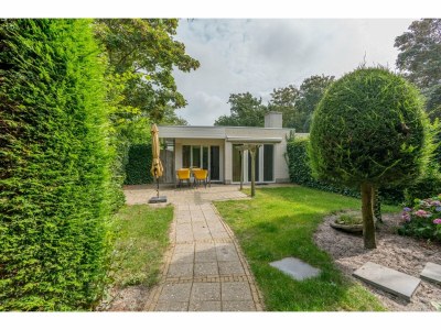 Bungalow Island Getaway w/ Spa Bath in De Koog - Bungalow