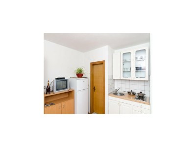 Apartment Apartments Ereš Zuronja-One-Bedroom Apartment with Sea View 3 - Features photo 9