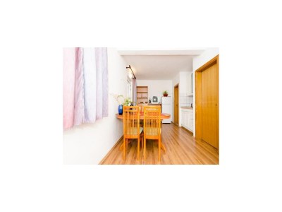 Apartment Apartments Ereš Zuronja-One-Bedroom Apartment with Sea View 3 - Features photo 13