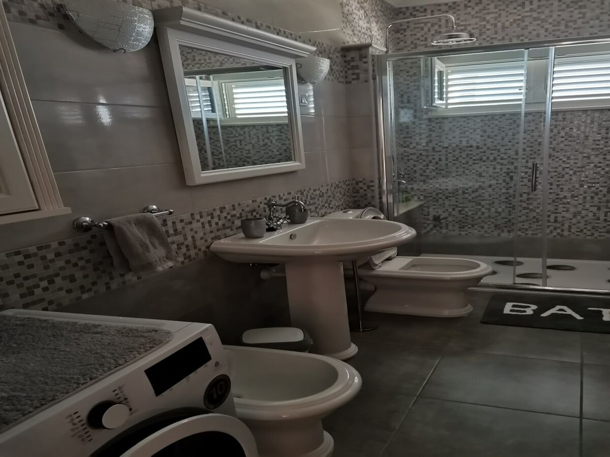 Apartment Apartment Vesna & Ivica - Two Bedroom Apartment with Terrace and Sea View (Vesna) - Features photo 4