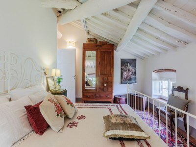 Villa Villa near Lucca with Tuscan Garden Views - Features photo 6