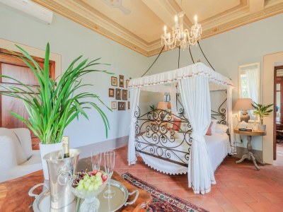 Villa Villa near Lucca with Tuscan Garden Views - Outdoor photo 32