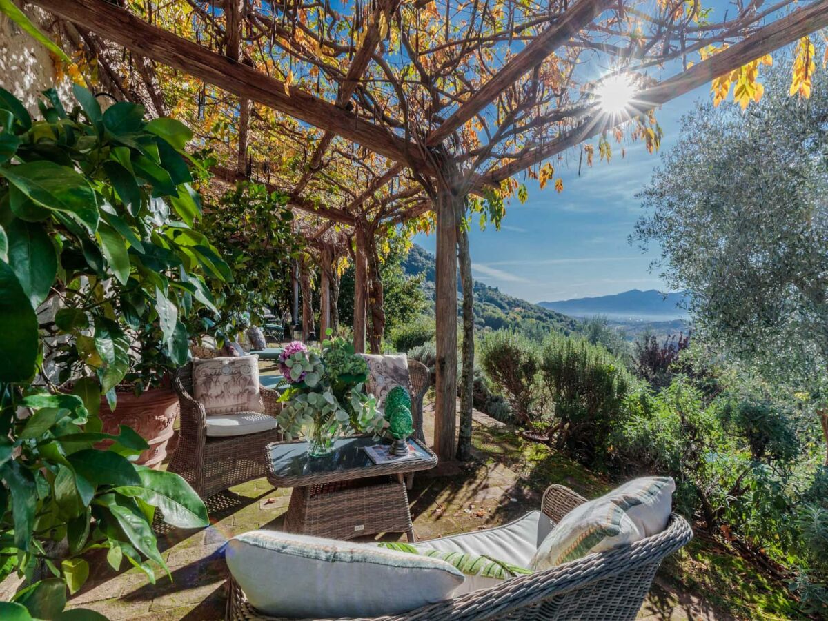 Villa Villa in Tuscany with Infinity Pool and Views - Outdoor photo 3
