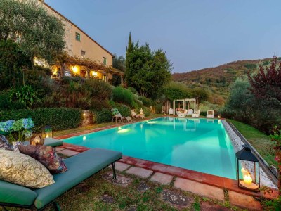 Villa Villa in Tuscany with Infinity Pool and Views - Outdoor photo 5