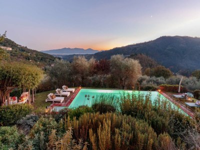Villa Villa in Tuscany with Infinity Pool and Views - Outdoor photo 6