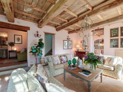 Villa Villa in Tuscany with Infinity Pool and Views - Features photo 53