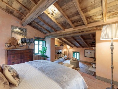 Villa Villa in Tuscany with Infinity Pool and Views - Features photo 69