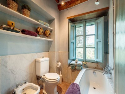 Villa Villa in Tuscany with Infinity Pool and Views - Features photo 78