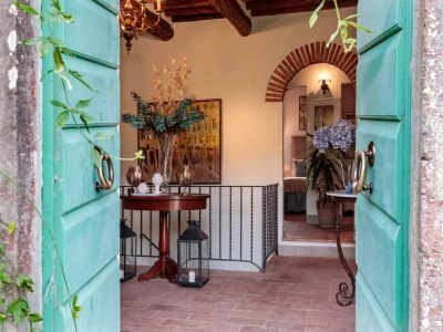 Villa Villa in Tuscany with Infinity Pool and Views - Features photo 84