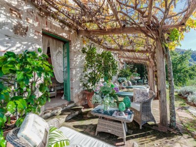 Villa Villa in Tuscany with Infinity Pool and Views - Features photo 85