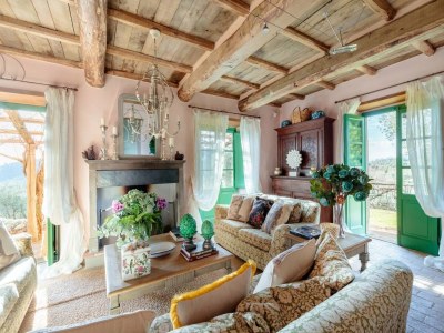 Villa Villa in Tuscany with Infinity Pool and Views - Features photo 87