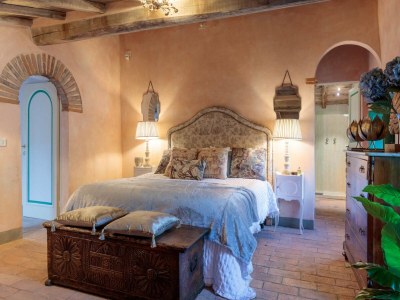 Villa Villa in Tuscany with Infinity Pool and Views - Features photo 94