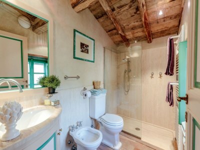 Villa Villa in Tuscany with Infinity Pool and Views - Features photo 99