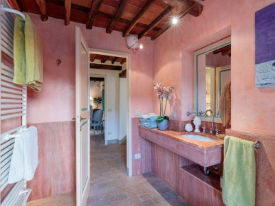 Villa Villa in Tuscany with Infinity Pool and Views - Features photo 100