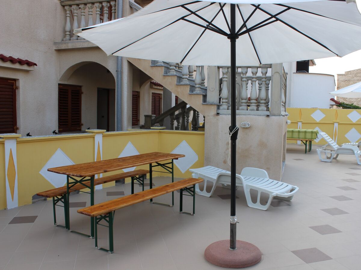 Apartment Two bedroom apartment with terrace and sea view Pag A-6535-a