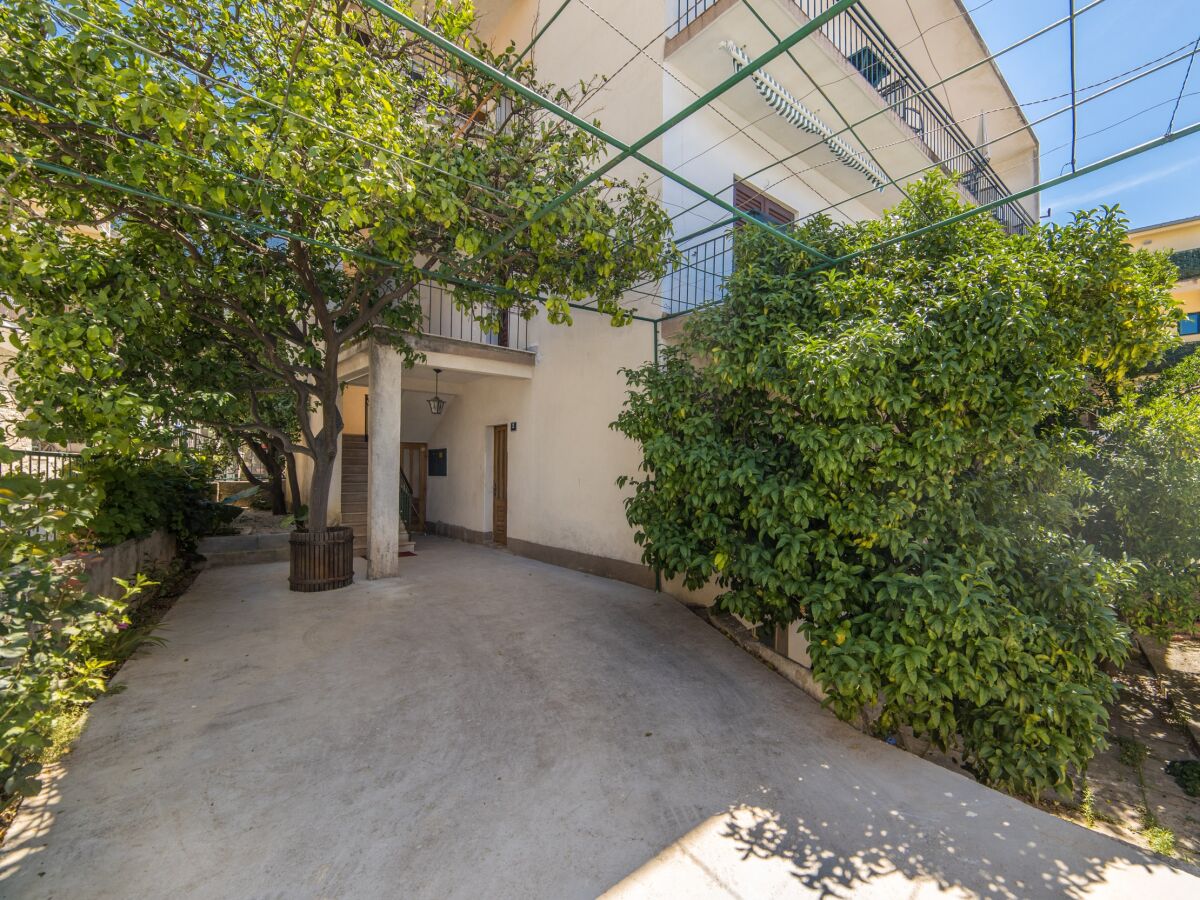 Apartment Three bedroom apartment near beach Podgora, Makarska A-6789-a - Outdoor photo 2