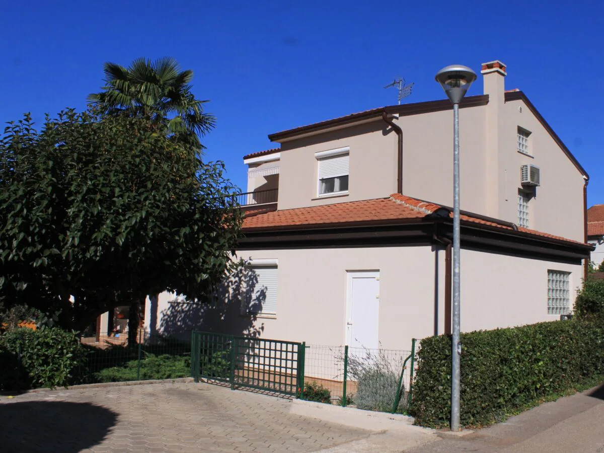 Apartment One bedroom apartment with terrace Umag A-7189-a - Outdoor photo 3