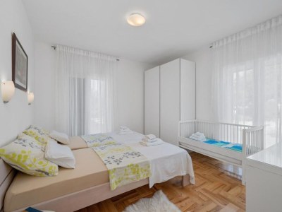 Apartment Two Bedroom Apartment With Terrace And Sea View (Adriatica) - Features photo 18