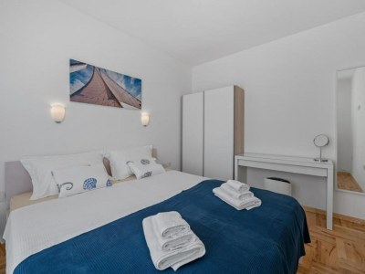 Apartment Two Bedroom Apartment With Terrace And Sea View (Adriatica) - Features photo 22