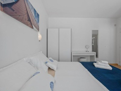 Apartment Two Bedroom Apartment With Terrace And Sea View (Adriatica) - Features photo 24