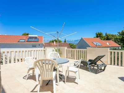 Apartment Two bedroom apartment with terrace Supetar, Brač A-5670-d - Outdoor photo 9