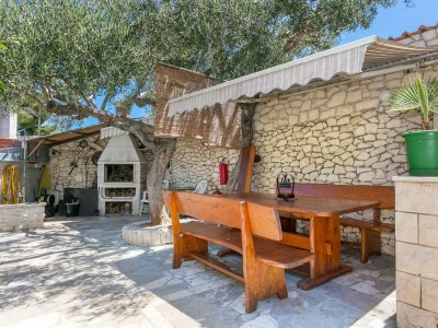 Apartment Two bedroom apartment with terrace Supetar, Brač A-5670-d - Outdoor photo 27