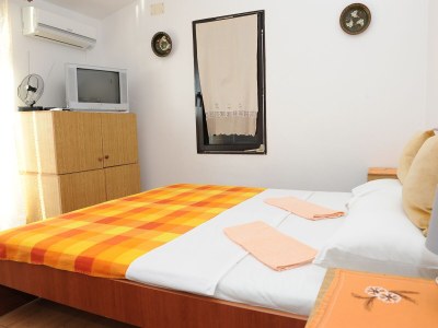 Apartment One bedroom apartment with balcony and sea view Podaca, Makarska A-15748-e - Outdoor photo 8