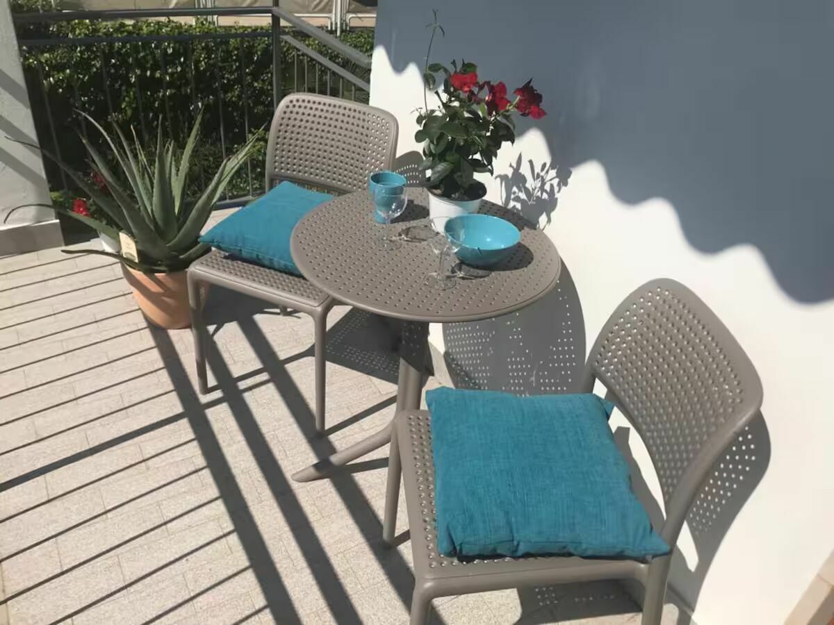 Holiday apartment Blue Apartment a stone's throw from the lake, parking