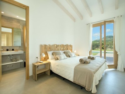Villa Villa in Pollensa with Pool & Mountain Views - Features photo 28