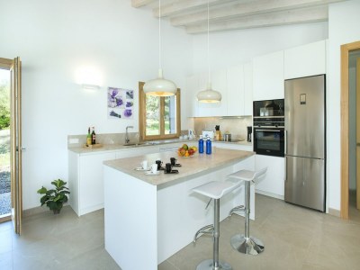 Villa Villa in Pollensa with Pool & Mountain Views - Features photo 30