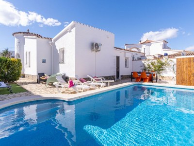 Villa Villa in Empuriabrava with Private Pool - Outdoor photo 2