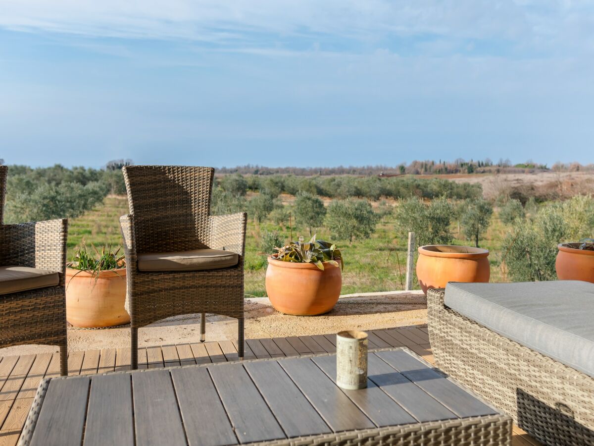 Holiday house Beautiful Holiday Home in Novigrad - Outdoor photo 2