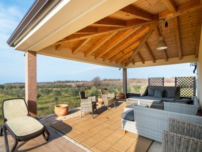 Holiday house Beautiful Holiday Home in Novigrad - Outdoor photo 7