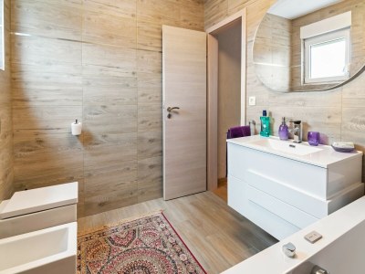 Holiday house Beautiful Holiday Home in Novigrad - Features photo 18