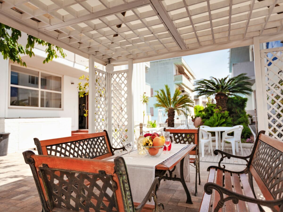 Apartment Alba Adriatica: Flucht am Pool - Outdoor photo 3
