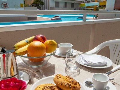 Apartment Alba Adriatica: Flucht am Pool - Outdoor photo 9