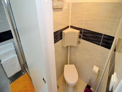 Holiday house Holiday Home Bili Žal - Two Bedroom Holiday Home with Terrace and Sea View - Features photo 12