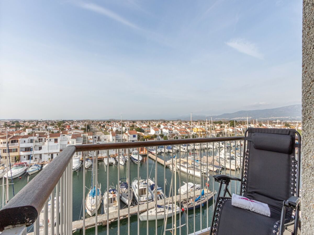 Apartment Apartment in Empuriabrava with Sea Views - Outdoor photo 4